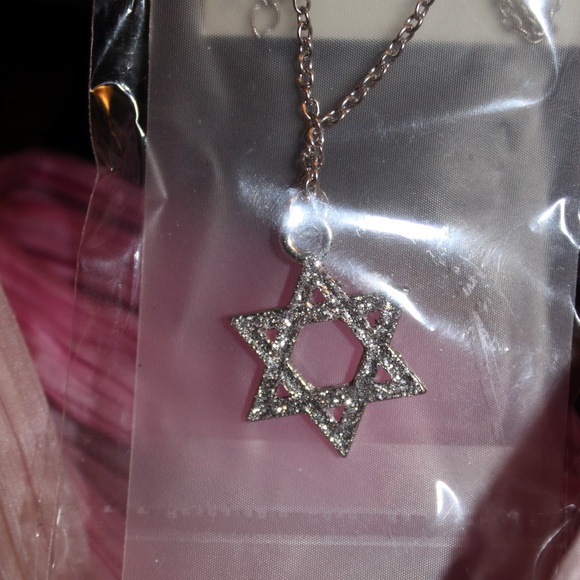 UNKNOWN Jewelry - FINAL PRICE CUTE STAR OF DAVID NECKLACE